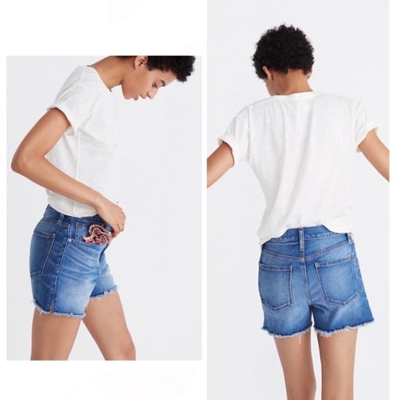 Madewell High Rise Raw Hem Denim Shorts in Medium Washed - Picture 2 of 8